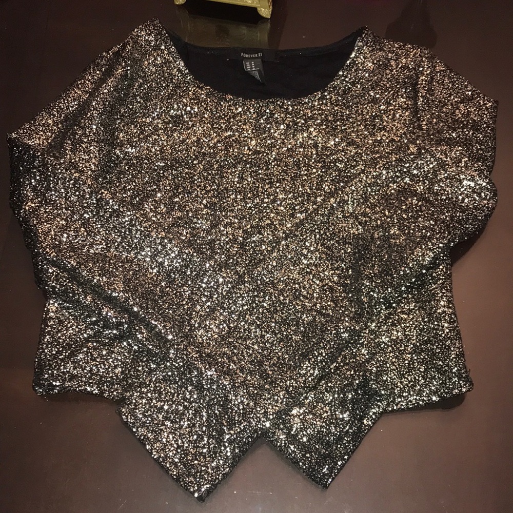 Forever 21 Long sleeve Festive Crop Top